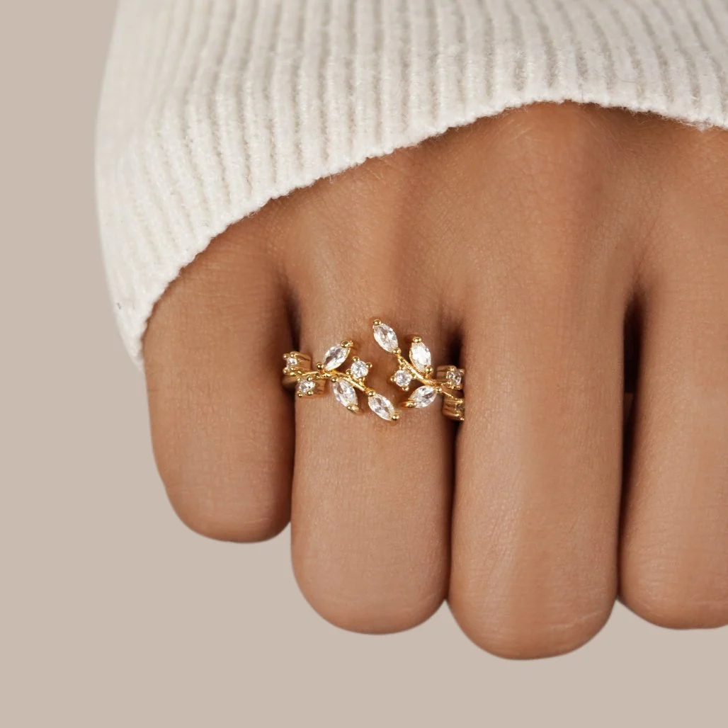 18 Karat Goldring mit Kristallranke - Image 2