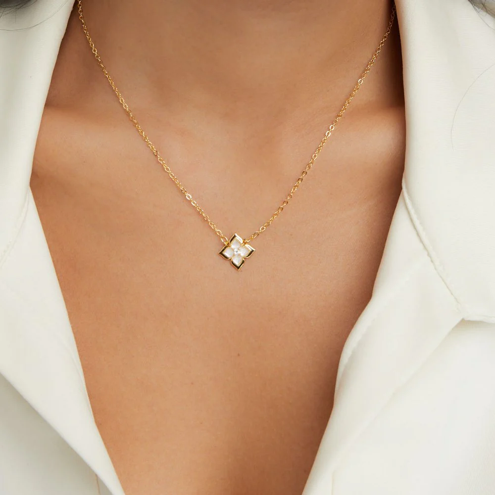 Kette mit weißem Iris-Kleeblatt „Dalia“  - Image 2