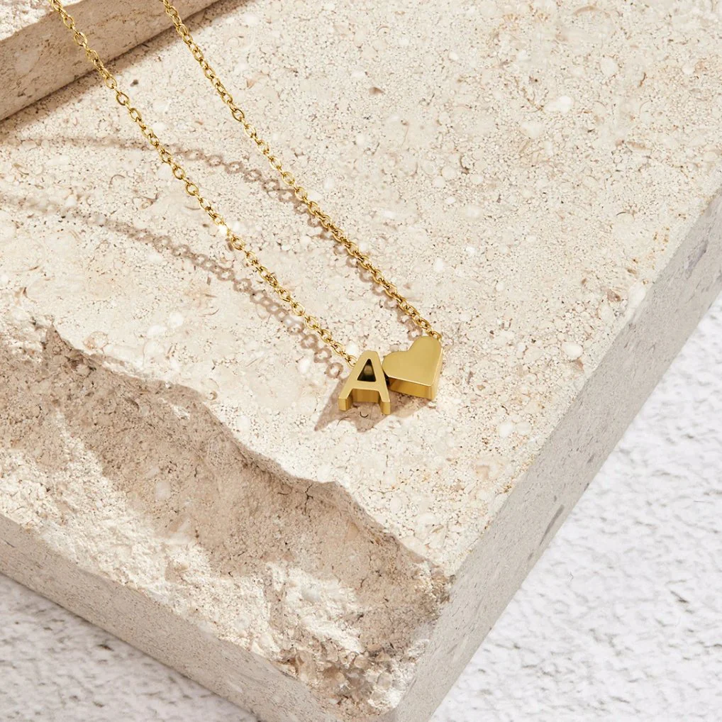 Goldkette mit Buchstaben & Herz-Anhänger  - Image 3