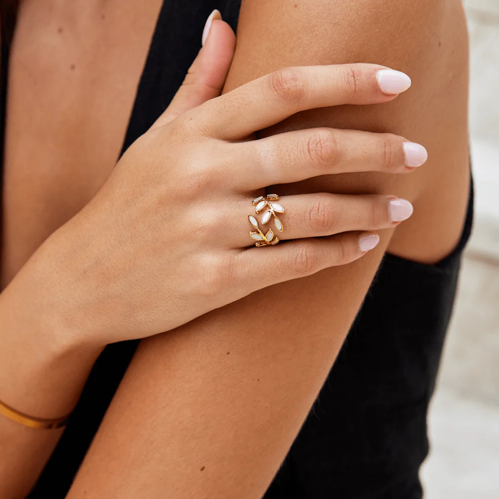 Goldring mit Blatt-Design - Image 3