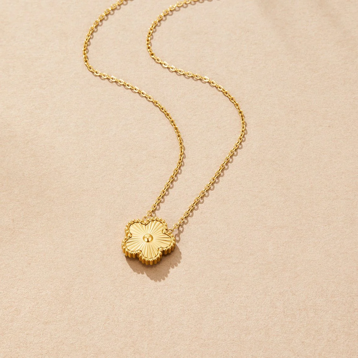 Goldene Kleeblatt-Halskette - Image 4
