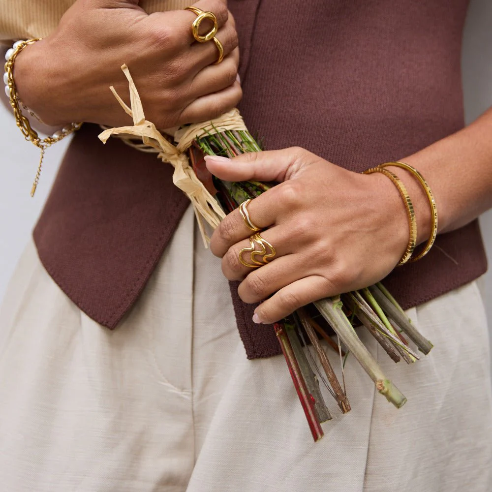 Wellen-Statement-Ring in Gold - Image 4