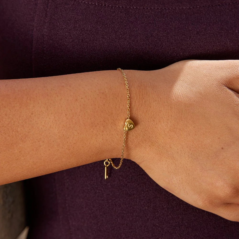 Armband mit Herzanhänger und Buchstaben - Image 2
