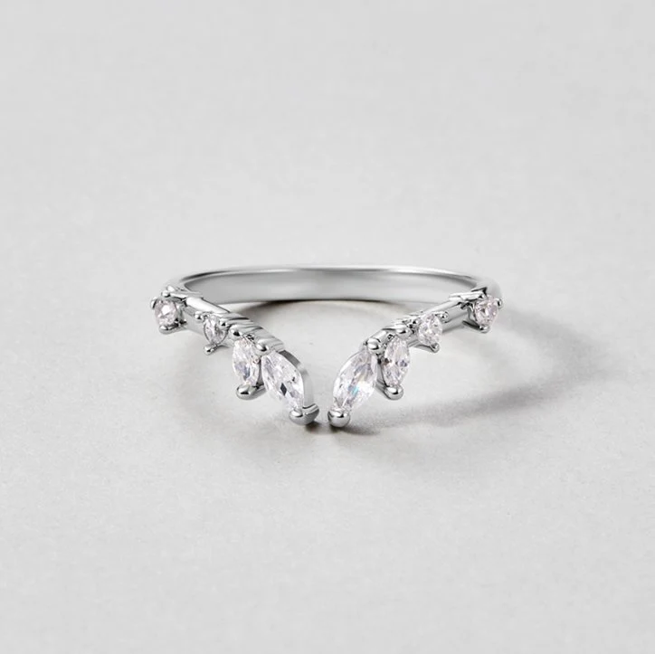 Lily Crystal Silber Rankenring