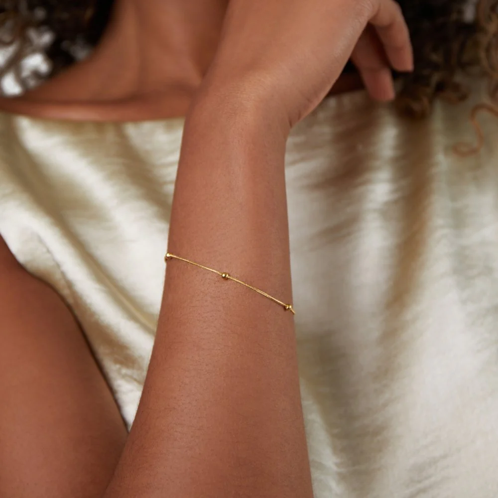 Goldenes Perlenarmband „Luna“ - Image 2