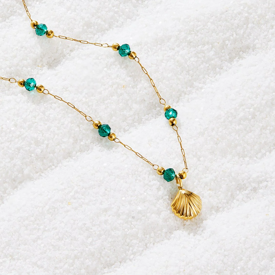Goldkette mit Muschel & grünen Perlen „Nerissa“  - Image 10