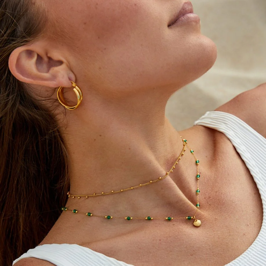 Goldkette mit Muschel & grünen Perlen „Nerissa“  - Image 4