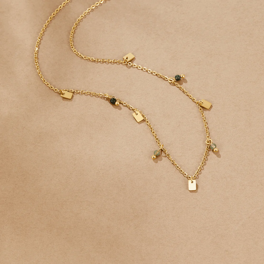 Tara – Halskette mit quadratischen Tropfen in Gold