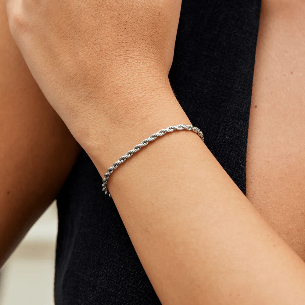 Gedrehtes Silberarmband - Image 2