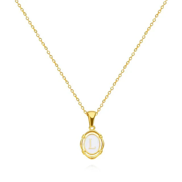 Vintage-Buchstaben-Kette in Gold - Image 16
